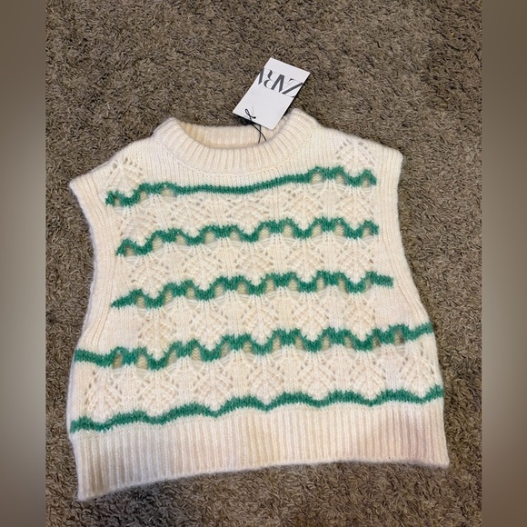 Zara Other - NWT Zara Girls Sweater with Cream and Green Pattern Size 8-9